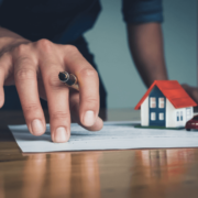 ENTENDA_TUDO_SOBRE_O_SFH_O_SISTEMA_FINANCEIRO_DE_HABITAÇÃO_Capa